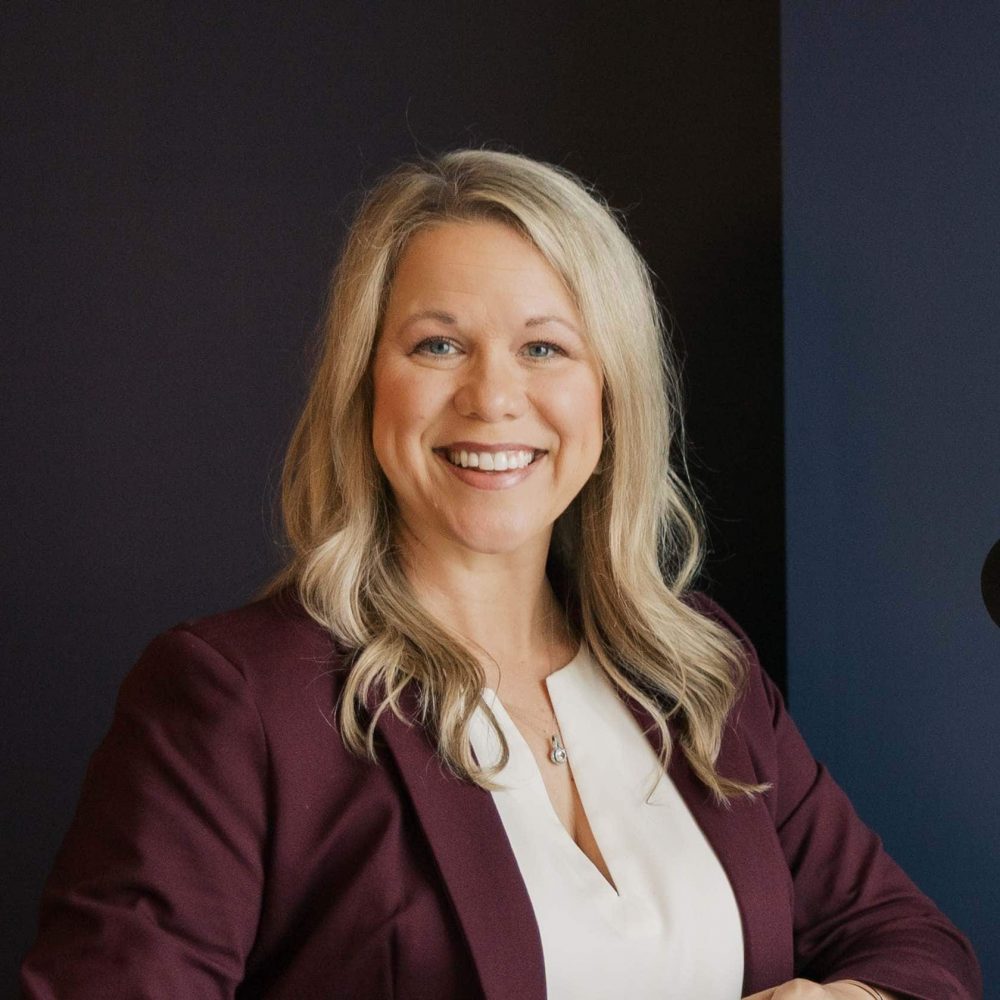 SimplyMandiHeadshot-1